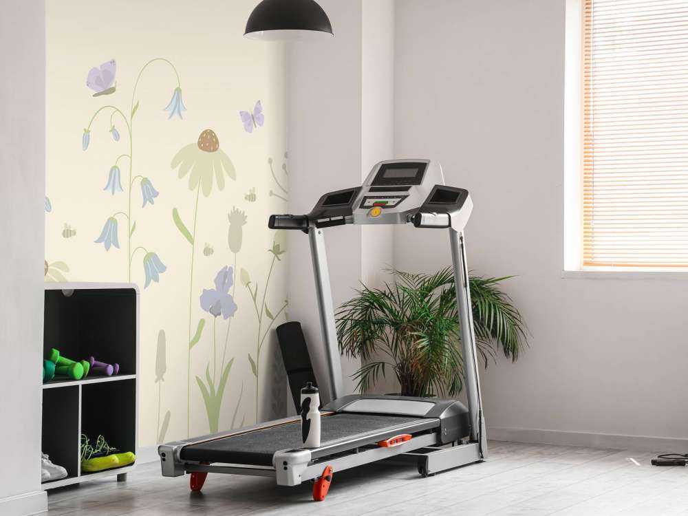 Campo di fiori alto con farfalle sabbia, rosa antico, verde e lilla