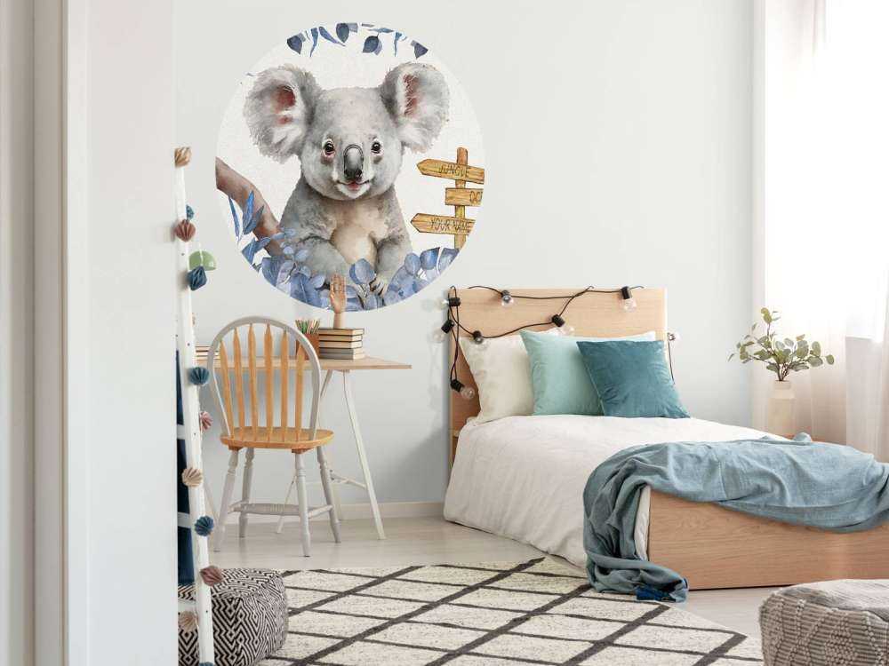Baby koala nella giungla blu
