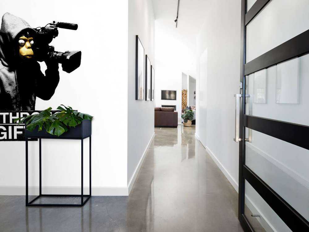 Banksy - ETTGS, monkey and text