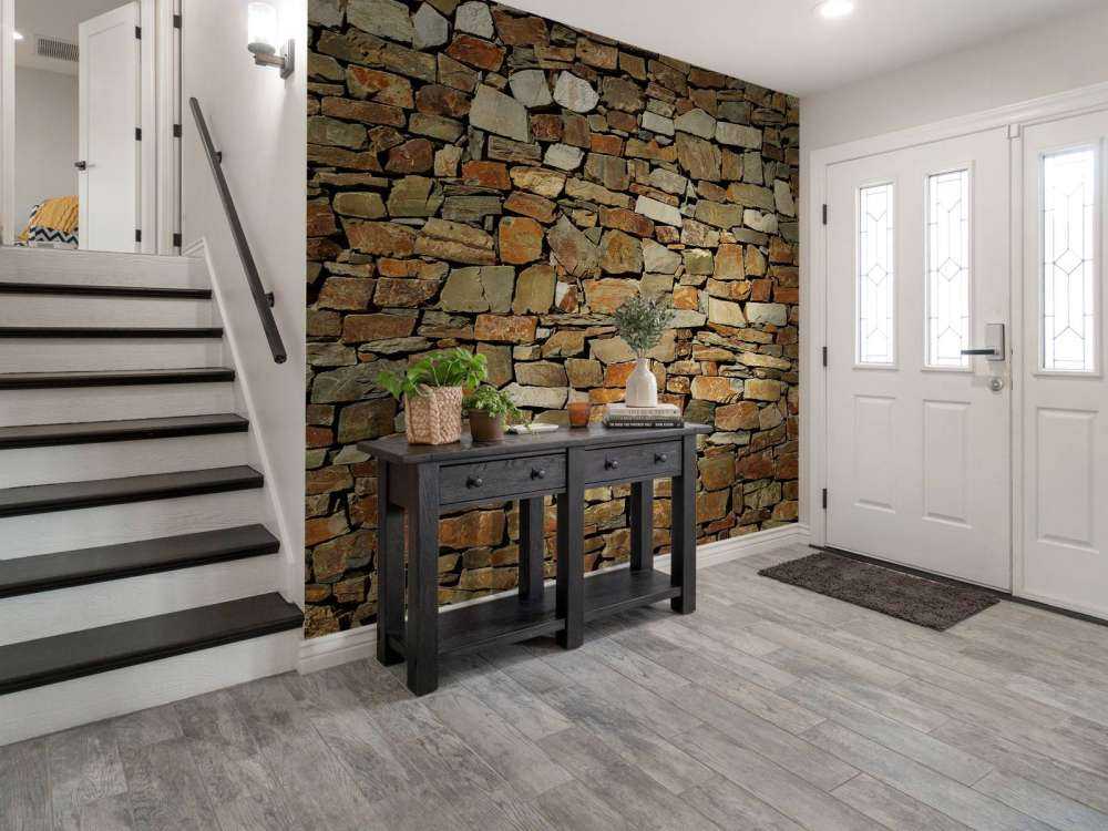 Muro con pietre grandi e piccole