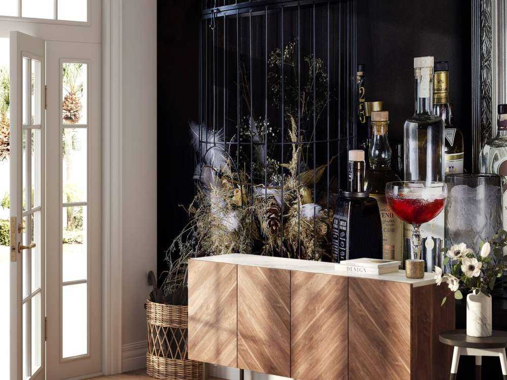 Natura morta con bottiglie per bevande