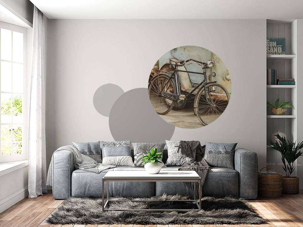 Vecchia bici retrò con camion