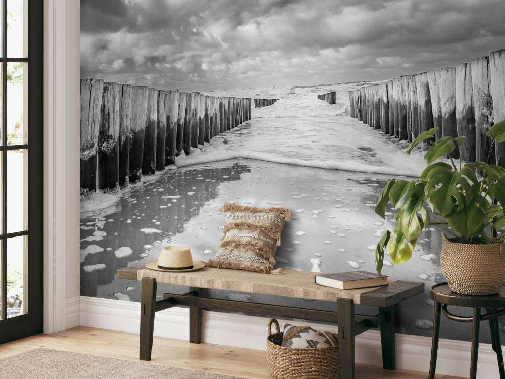 Mare agitato in bianco e nero