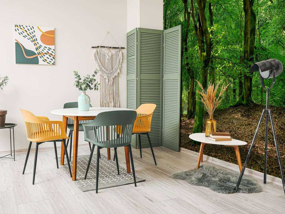 Alberi con foglie verdi 