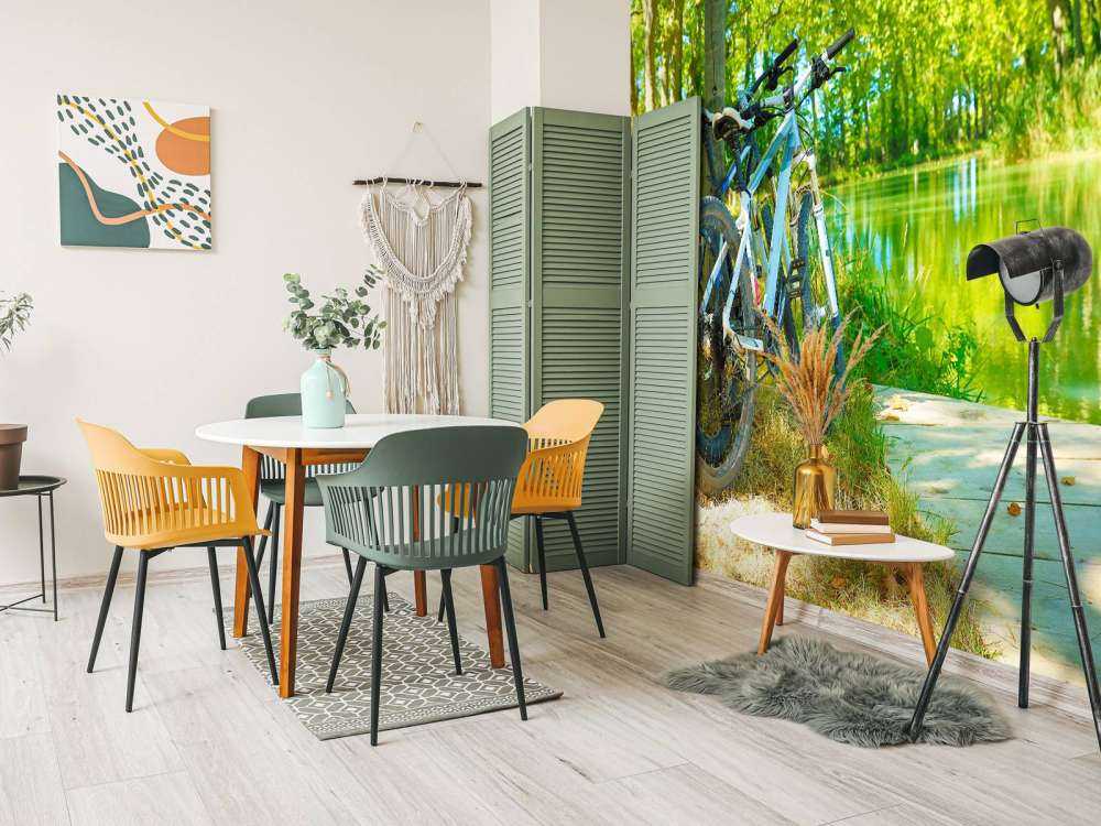 Bicicletta vicino al fiume