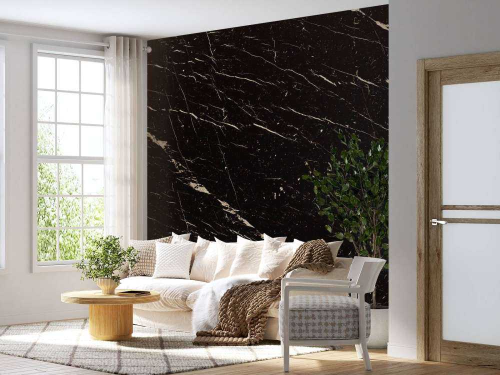 Marmo scuro con struttura chiara