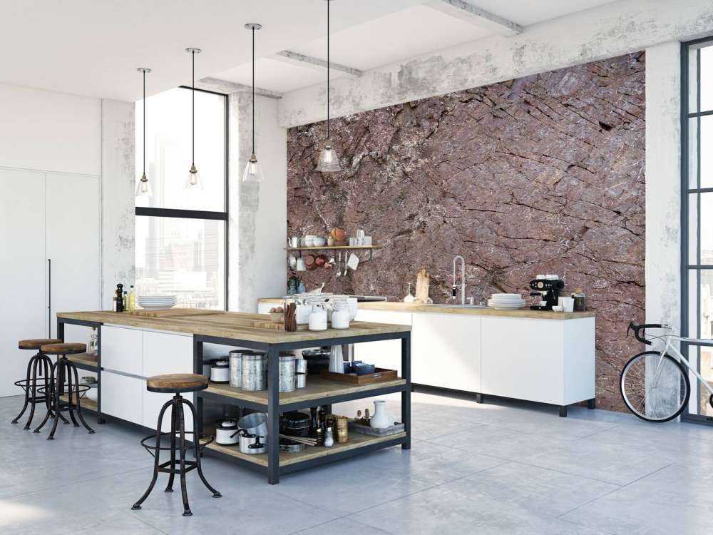 Roccia dettagliata con alberi