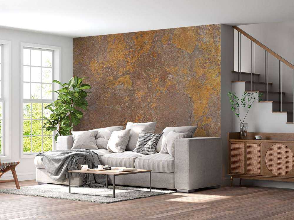 Vecchio muro con stucco giallo