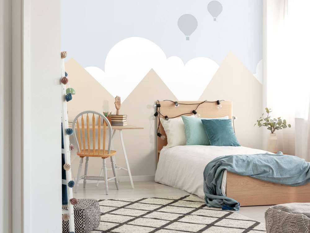 Alta montagna con mongolfiere