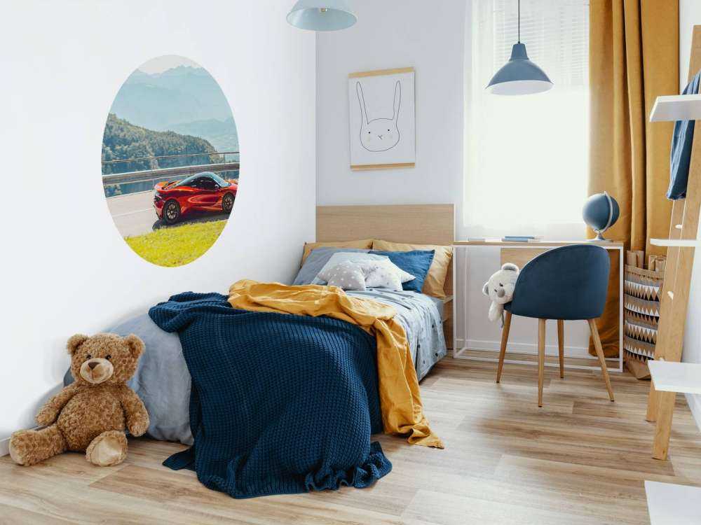 Guidando attraverso il panorama montano