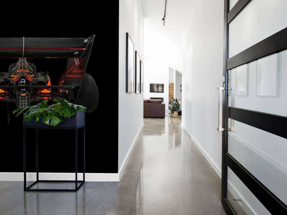 Formula 3 - Lower rear view - dark