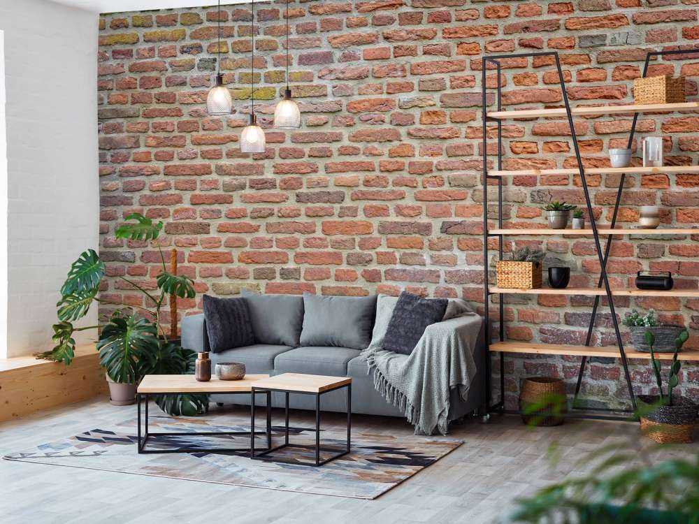 Muro con mattoni grandi e piccoli