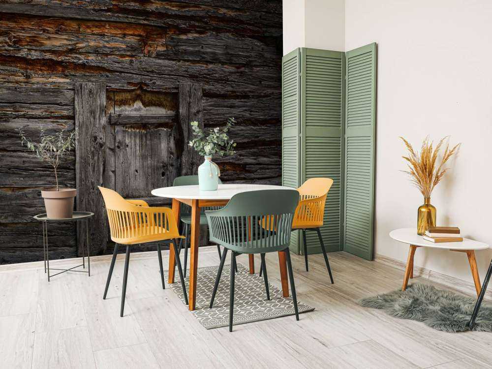 Legno scuro con porta