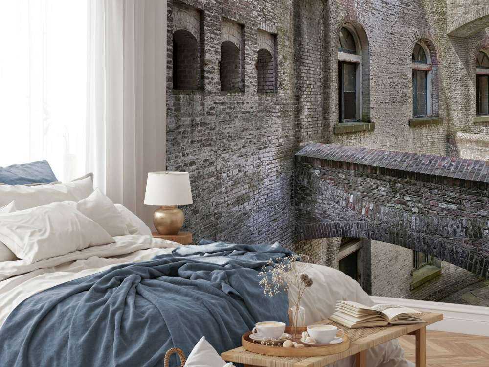 Vecchio edificio con archi