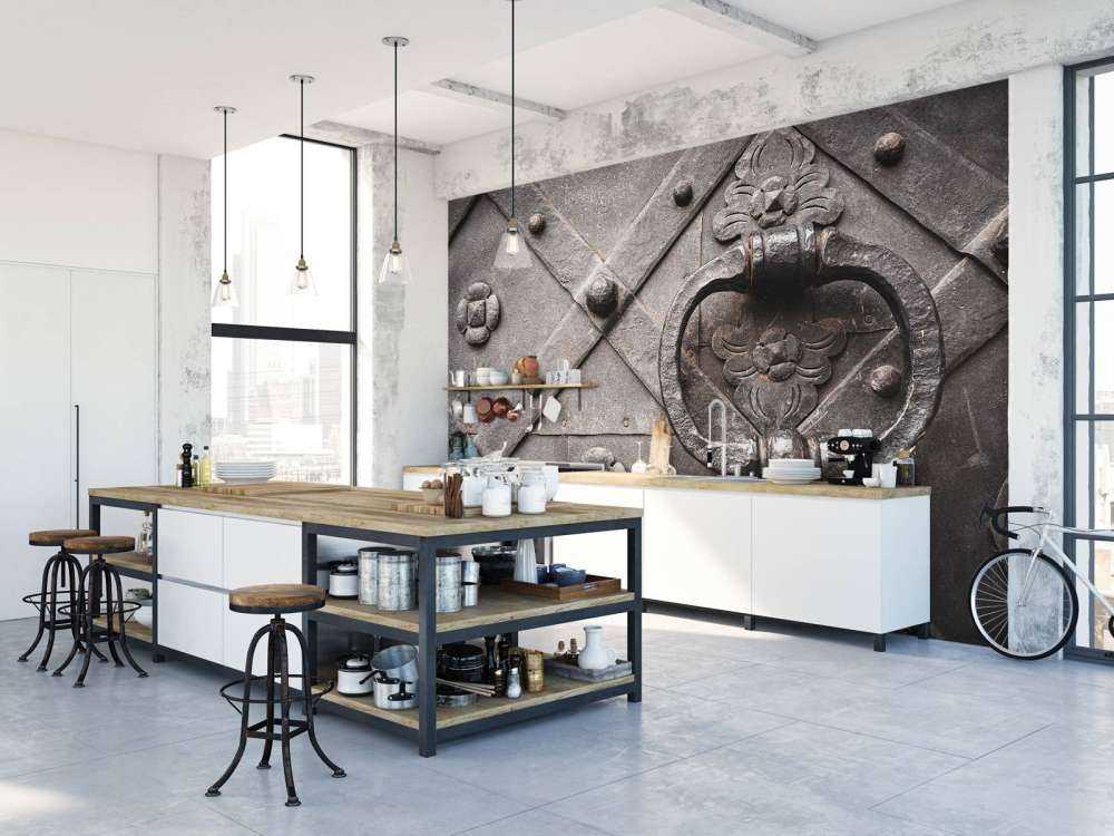 Vecchia porta con leva