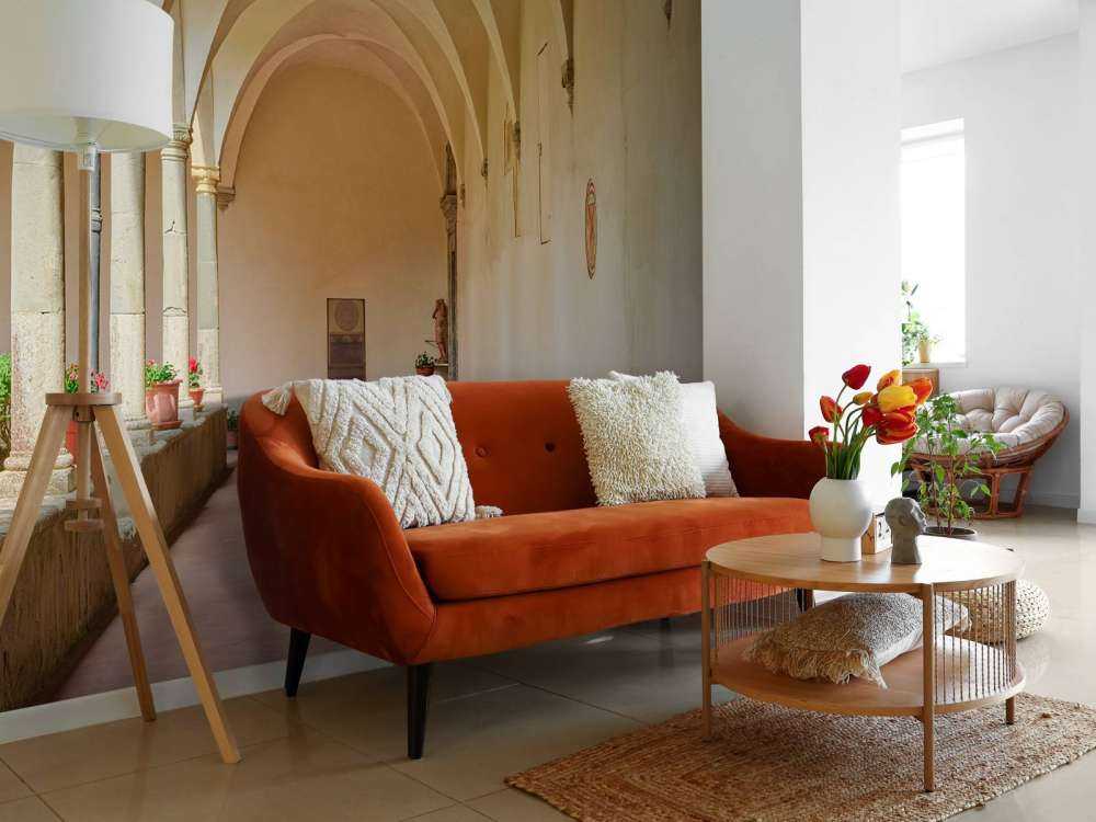 Cortile con archi e piante