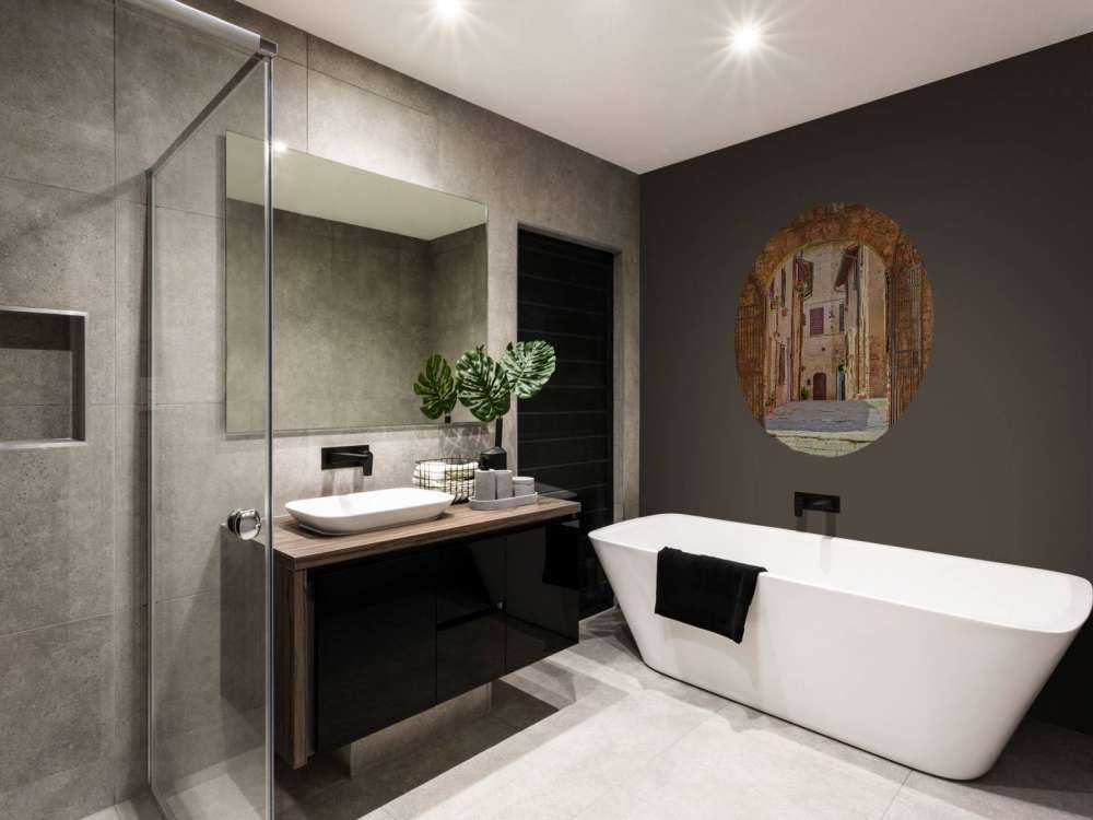 Strada con arco e cancello