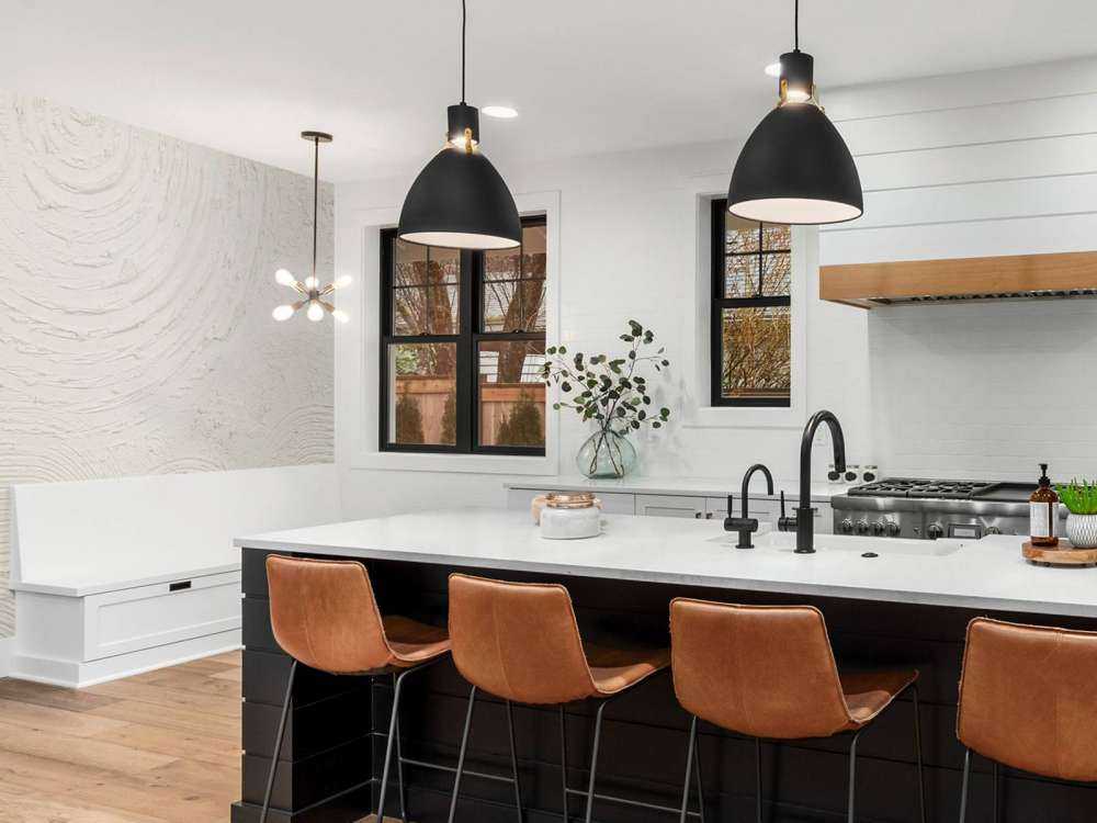 Forme e linee organiche in bianco sporco