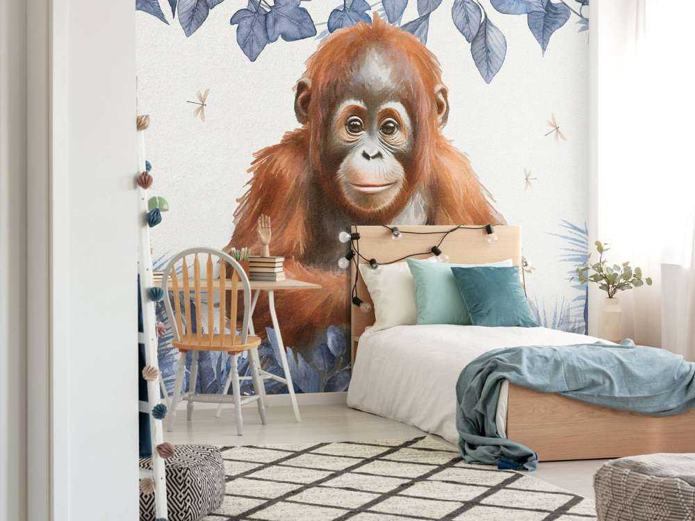 Giovane orango nella giungla blu