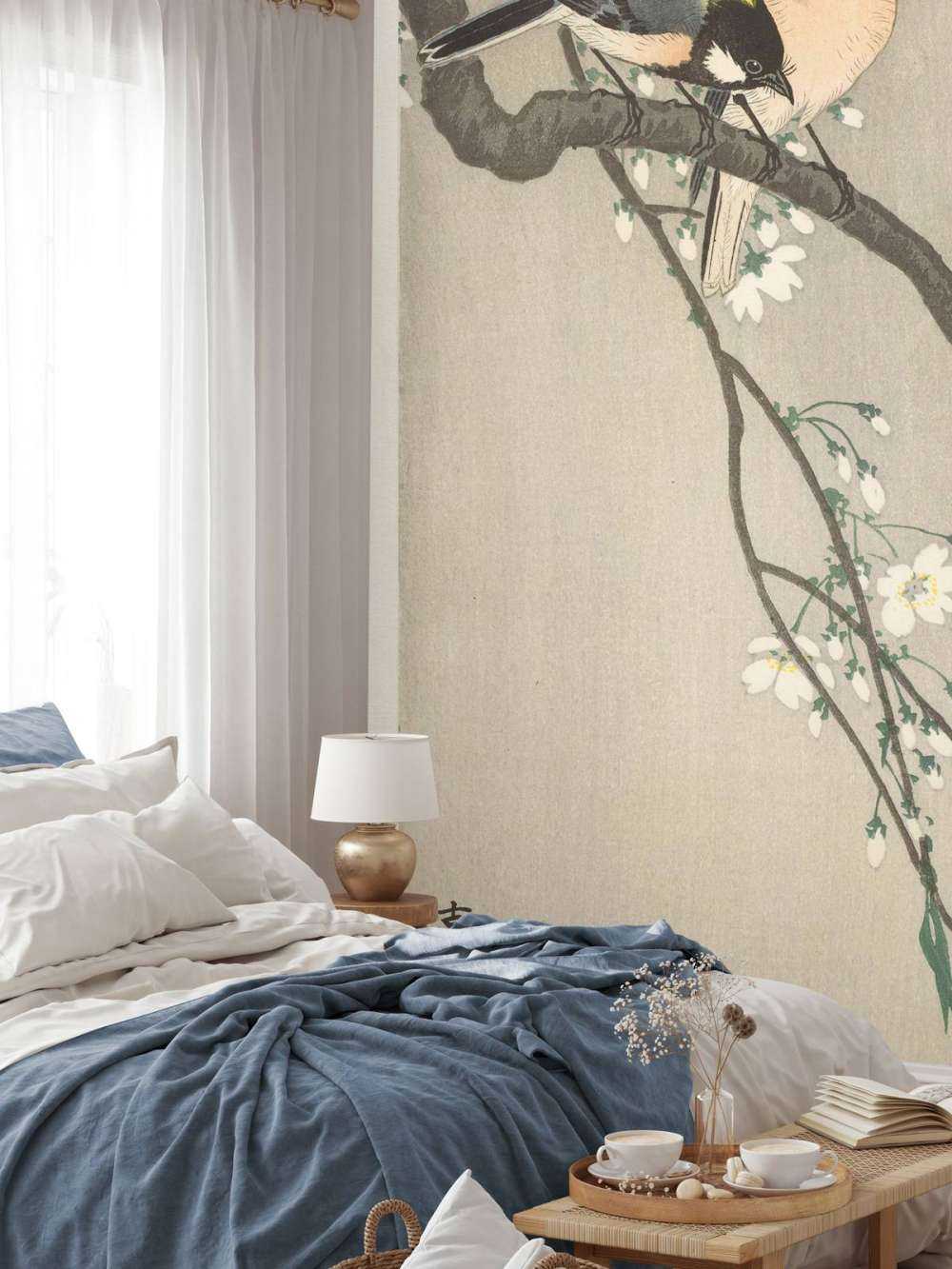 Tette grandi su ramo in fiore