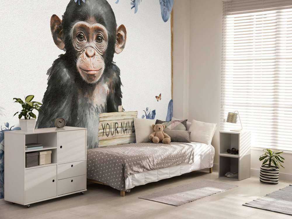 Baby scimpanzé nella giungla blu