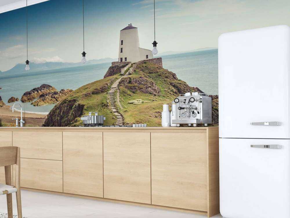 Faro su uno sperone roccioso