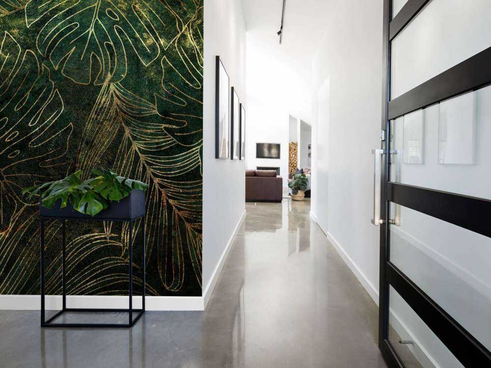 Struttura verde con foglie dorate