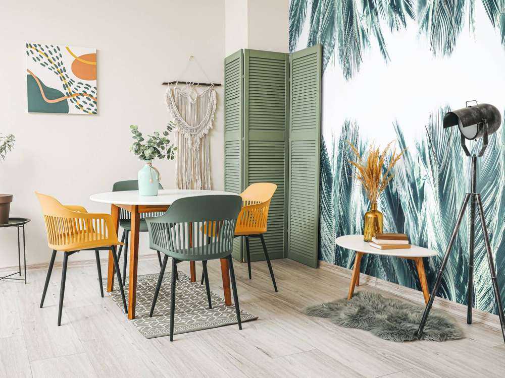 Foglie di palma su sfondo bianco