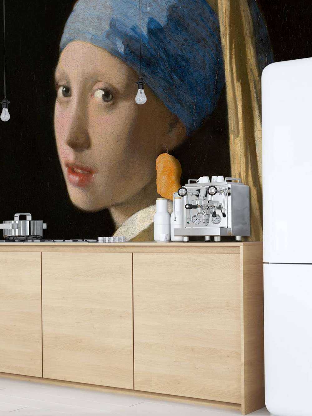 Ragazza con pepita di pollo