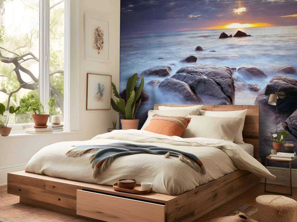 Tramonto su una costa rocciosa