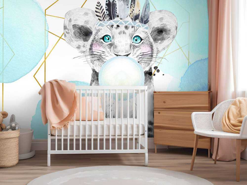 Cucciolo di leone indiano con campana di gomma da masticare