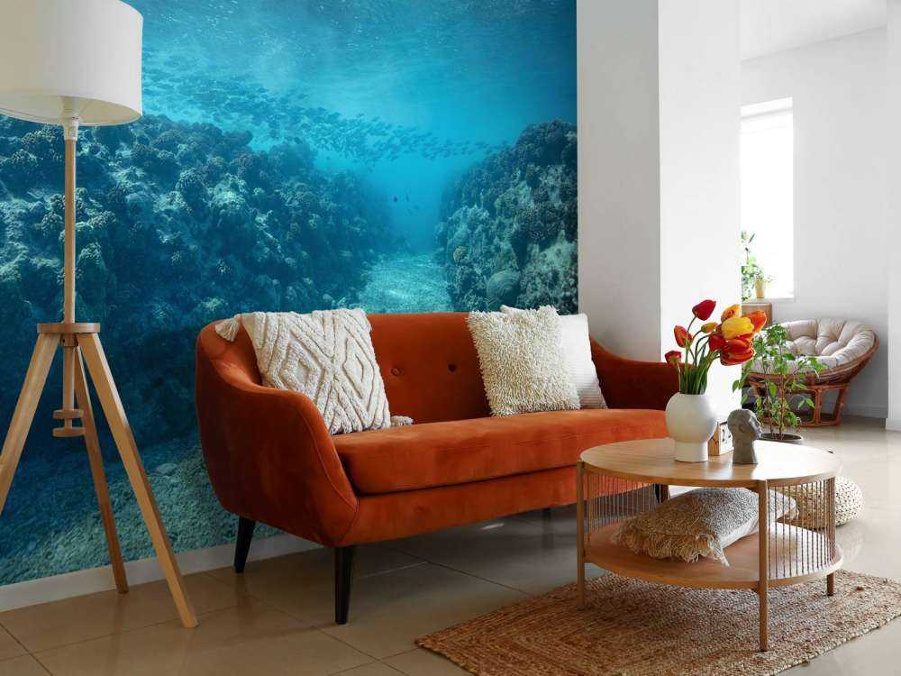 Mondo sottomarino con corallo