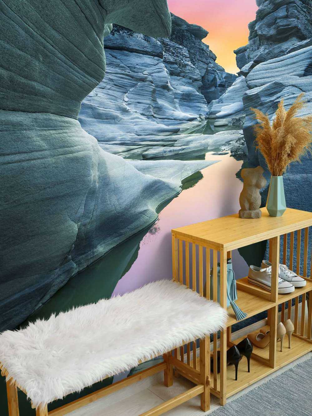 Grotta con cielo colorato