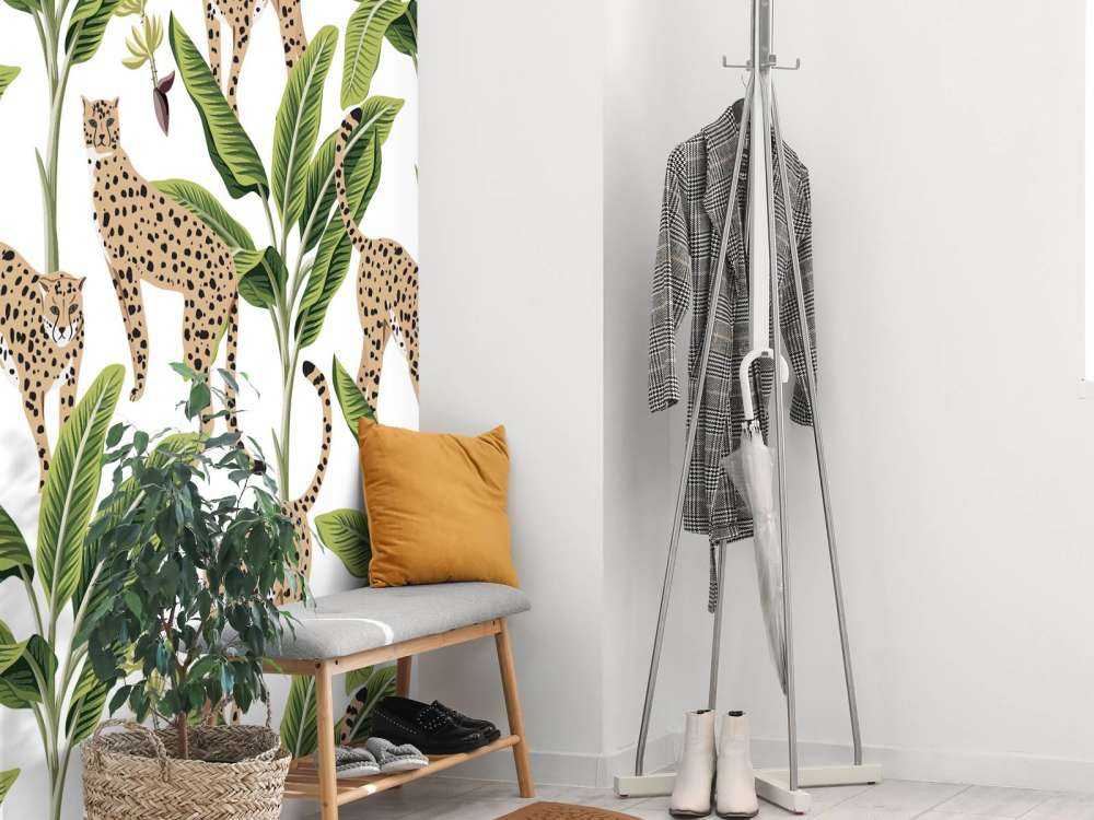 Ghepardo tra gli alberi