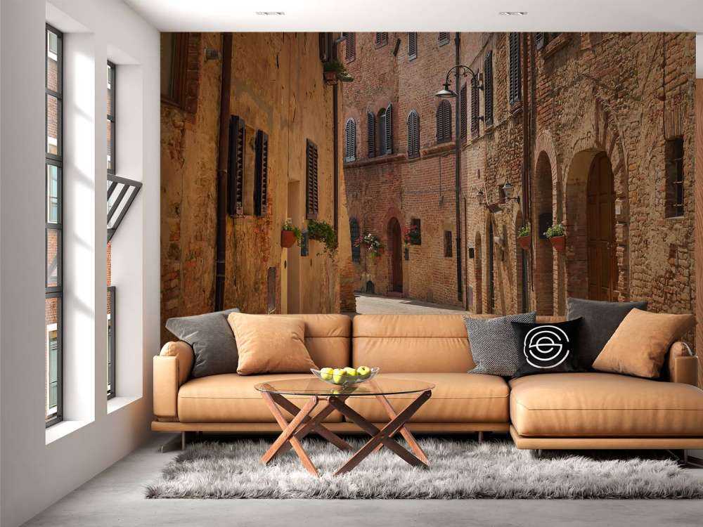 Strada classica con fiori