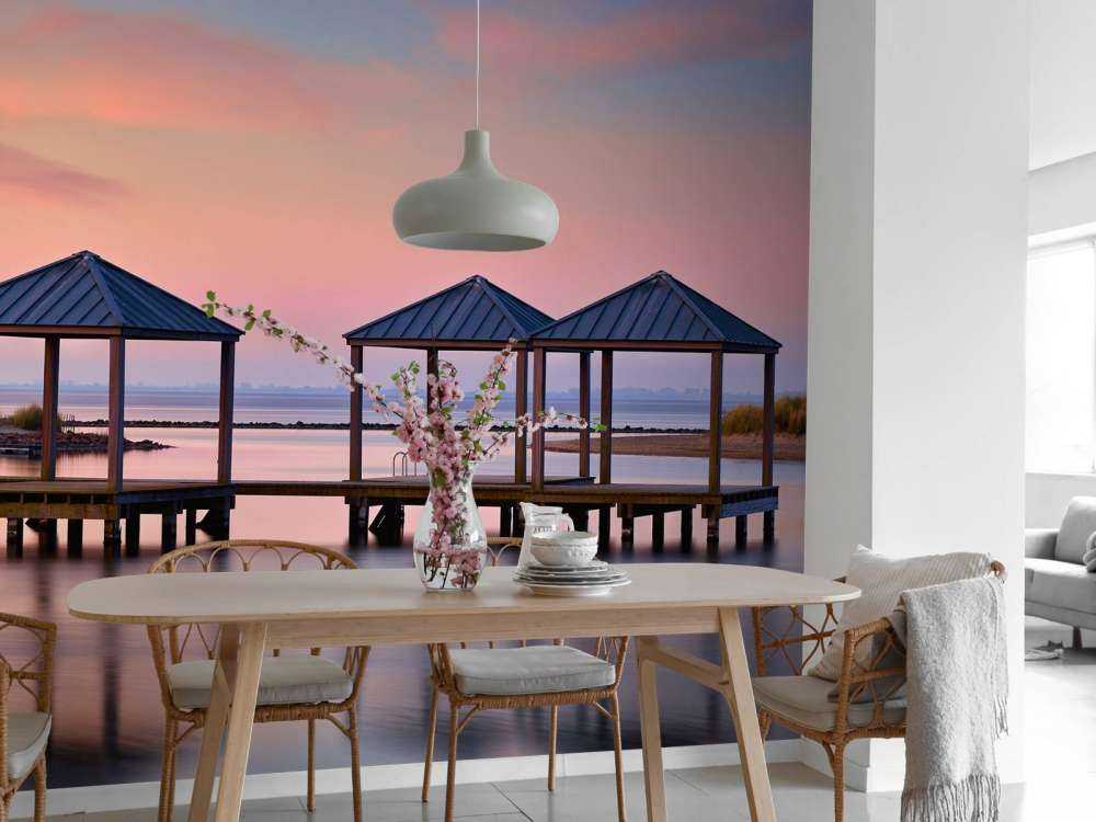 Molo di nuoto all'alba